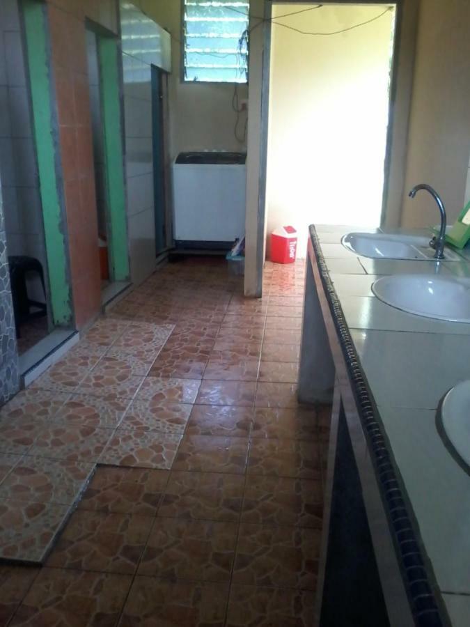 Mulu D Cave Homestay Экстерьер фото