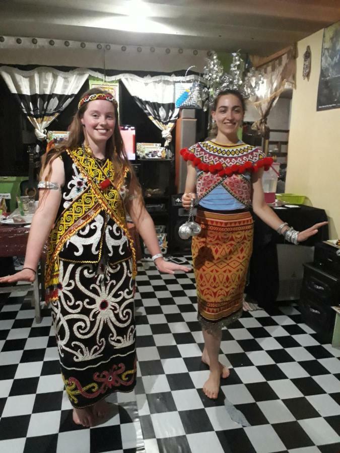 Mulu D Cave Homestay Экстерьер фото
