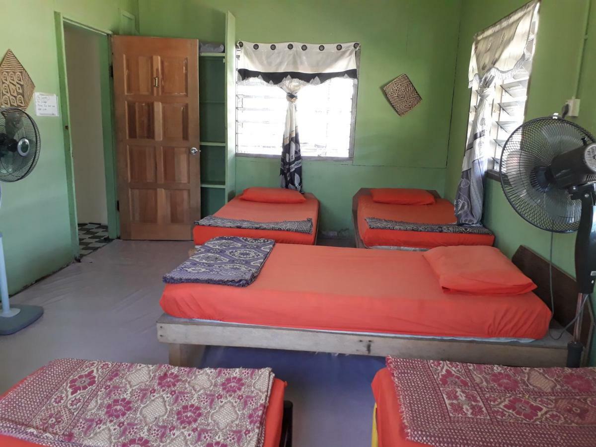 Mulu D Cave Homestay Экстерьер фото