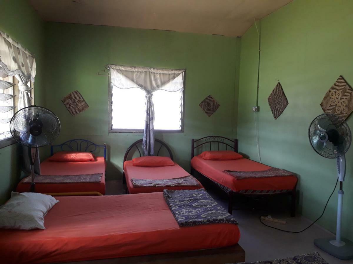 Mulu D Cave Homestay Экстерьер фото