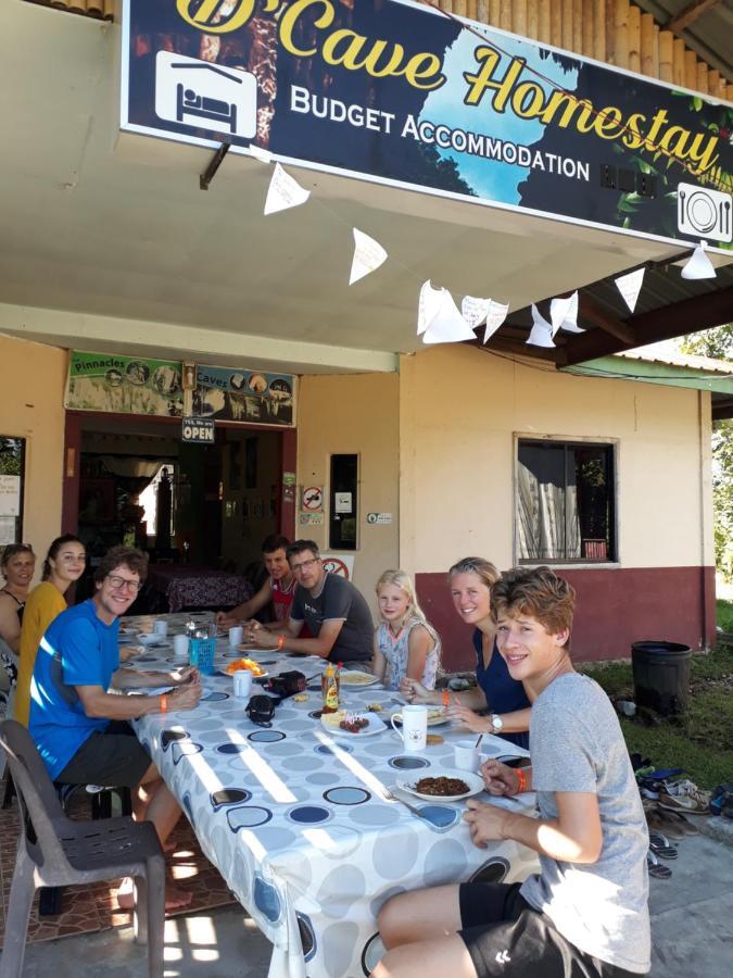 Mulu D Cave Homestay Экстерьер фото
