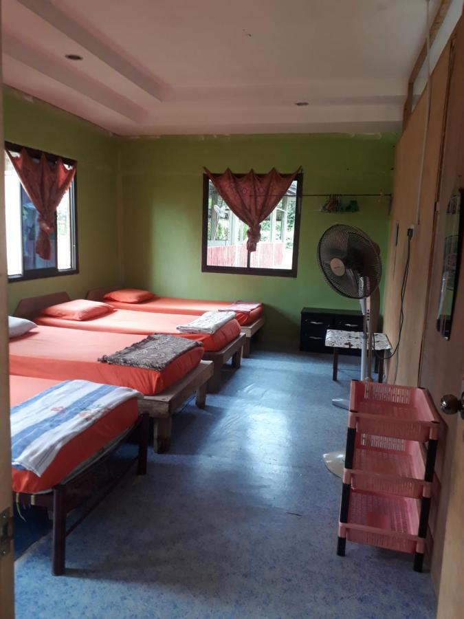 Mulu D Cave Homestay Экстерьер фото