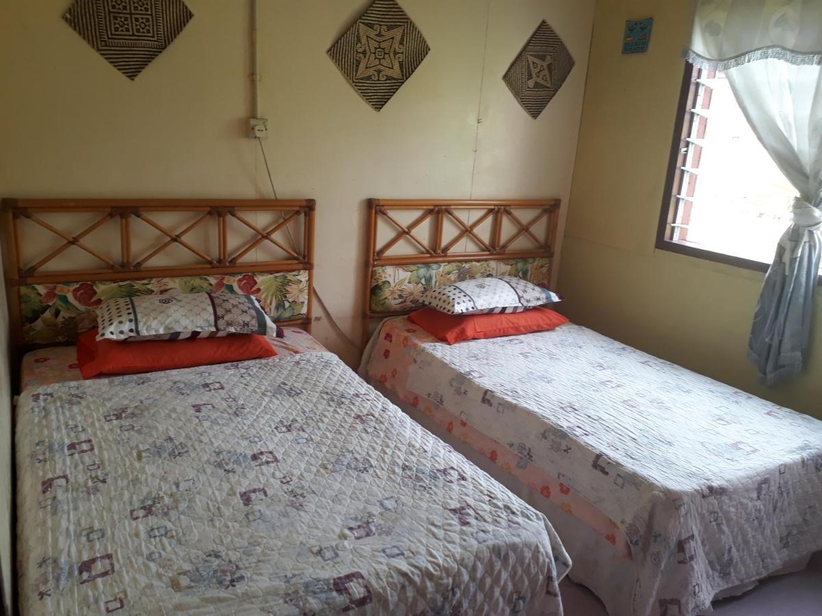 Mulu D Cave Homestay Экстерьер фото