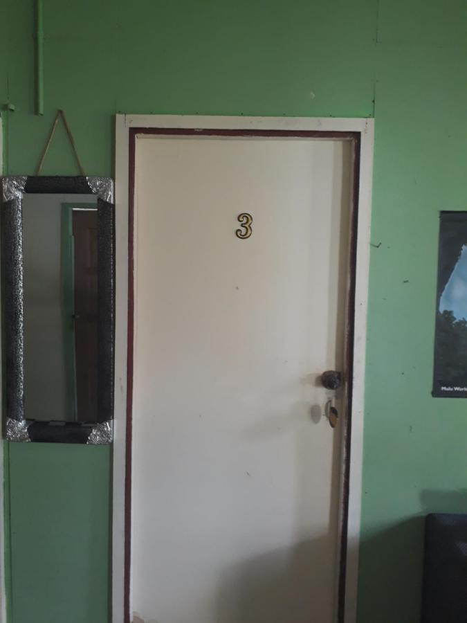 Mulu D Cave Homestay Экстерьер фото