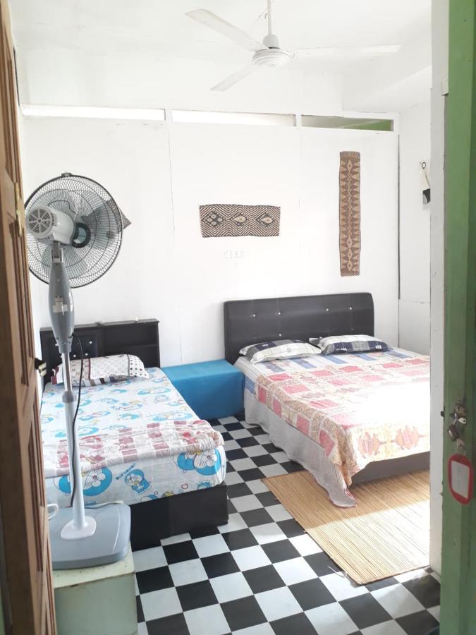 Mulu D Cave Homestay Экстерьер фото